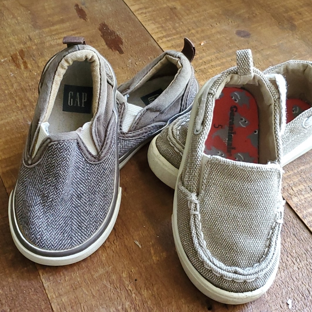 Bundle- Gap Garanimal size 5 boys boat shoes